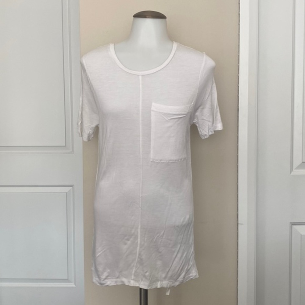 NWT! Basic White Top with‎ Pocket Details